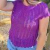 Top cuello barco lila