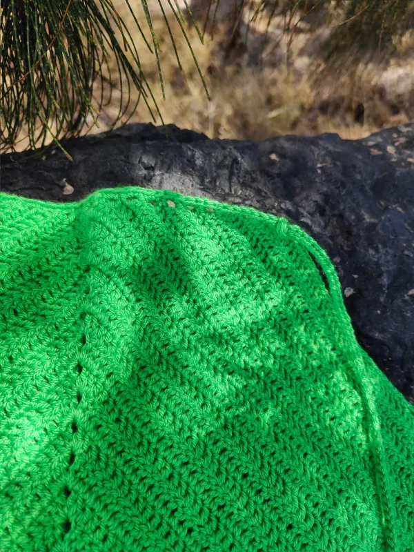 Top espalda descubierta verde